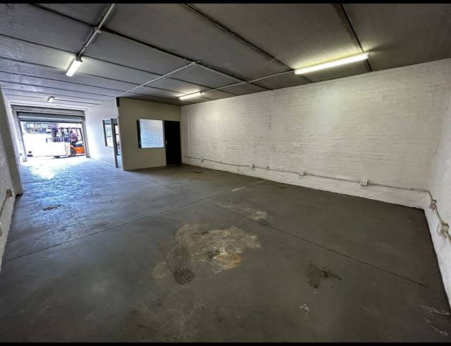 90M² WAREHOUSE TO LET IN EASTGATE